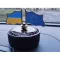 Автомобильный ароматизатор-диффузор “Флаги” на солнечной батарее • Освежитель воздуха в машину с декоративными флагами Украины и ЕС для панели авто