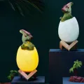 Дитячий нічник Sunroz 3D Dinozaur Lamp • Світлодіодний світильник Sunroz 3D Dinozaur Lamp Динозаврик у яйці з пультом ДК, 16 кольорами RGB, сенсорним керуванням та акумулятором