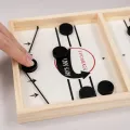 Игра-катапульта FoosballWinner KAR331 для двух игроков • настолка на реакцию и ловкость: деревянное поле, 10 пластиковых шайб, для детей от 6 лет и взрослых