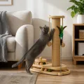 Комплекс-когтеточка для кошек KAT-02, 38×19×41,5 см • вертикальный столб в канате, 2 мячика на подвесе, перья и дорожка с шариком для игры дома