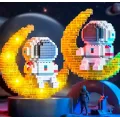 Мини конструктор Space Travel Астронавт на Луне с LED подсветкой и встроенным аккумулятором, 368 деталей