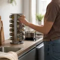 Вращающаяся карусель для специй SIYU на 20 баночек • настольный набор из нержавеющей стали со стеклянными емкостями для хранения приправ на кухне