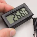 Панельный термометр TMP-10/HT-1 с датчиком на кабеле 1 м • Цифровой индикатор температуры с LCD 17×36 мм, питание 2×LR44, для дома, стены и аквариума