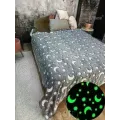 Плед светящийся в темноте Magic Blanket • Мягкое одеяло 100×150 см со светящимся рисунком для детей, подростков и уютного отдыха