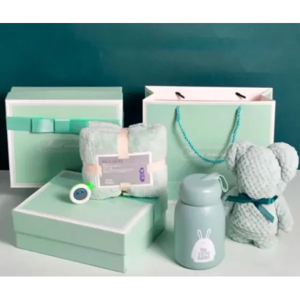 Подарочный набор Simple Life ∙ Праздничный комплект (термокружка, полотенце, игрушка