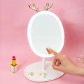 Зеркало косметическое для макияжа с LED подсветкой и держателем для бижутерии · Овальное настольное зеркало с USB зарядкой · 3 уровня яркости подсветки