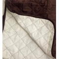 Двухстороннее стеганое покрывало – накидка на кресло Couch Coat
