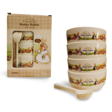 Детский набор посуды Bobby Rabbit, 4 тарелки с ложечками Детский набор посуды Bobby Rabbit, 4 тарелки с ложечками