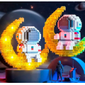 Мини конструктор Space Travel Астронавт на Луне с LED подсветкой и встроенным аккумулятором, 368 деталей