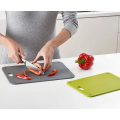 Набор разделочных досок Joseph Joseph DoorStore в подвесном кармане для хранения ∙ Кухонная доска, комплект из 2 шт.