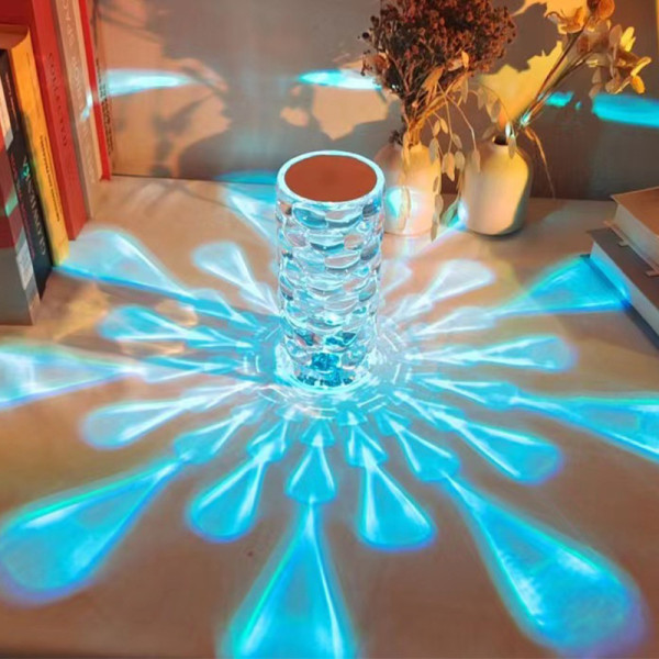 Настольная лампа - ночник Алмаз Crystal Lamp Diamond RGB · Хрустальный атмосферный светильник на аккумуляторе, 16 цветов