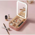 Косметичка с подсветкой и зеркалом для макияжа • Дорожный органайзер 2 в 1 с аккумулятором и LED-освещением