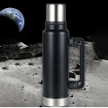 Кружка-термос Vacuum flask 970, 1400 мл · Термос nуристический с чашкой из нержавеющей стали