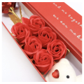 Подарочная коробка с розами и мишкой Цветочный подарок ∙ Цветочный набор из мыла