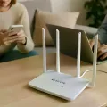  Роутер R103 (1023) 4G/5G с SIM-картой • Стационарный Wi-Fi роутер R103 (1023) с поддержкой Wi-Fi 6, слотом Nano-SIM, портами WAN/LAN и скоростью до 300 Мбит/с