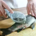 Рыбочистка Fish Scale Scraper with Cover с контейнером для чешуи • Ручной скребок-нож для чистки рыбы с крышкой и лезвием из нержавеющей стали