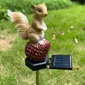 Садовый фонарь на солнечной батарее Белка на шишке • Декоративный уличный светильник для сада, газона, клумбы и дорожек
