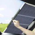 Шторка солнцезащитная раздвижная на лобовое стекло в авто 65х170см / Жалюзи автомобильные