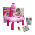 Стол для рисования детский с проектором и доской ∙ Столик для ребенка + Комплект для рисования ∙ Слайды – насадки на проектор ∙ Маркеры ∙ Стиратель ∙ Альбом для творчества ∙ Розовый