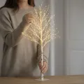Светодиодная берёза KAR269 150 см, 320 LED тёплого белого света • Декоративное напольное дерево на подставке, белый ствол, формируемые ветки, питание 220 В, для фотозон и торговых залов