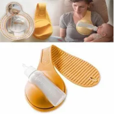 Держатель детской бутылочки при кормлении ребенка Free Hand Bottle Holder