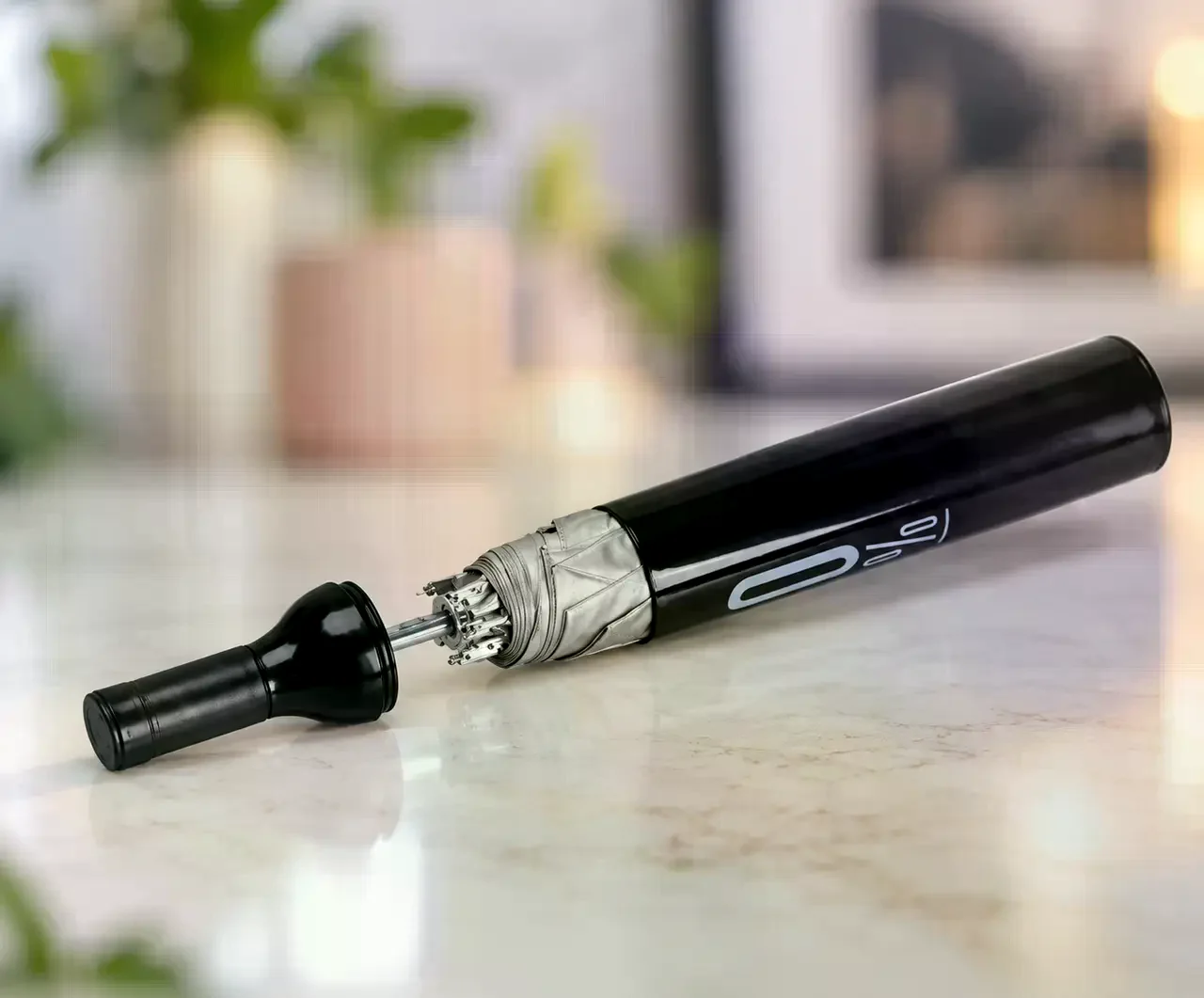 Парасолька у формі пляшки Deco Umbrella • Складана компактна парасолька Deco Umbrella з пластиковим футляром для дощу та поїздок