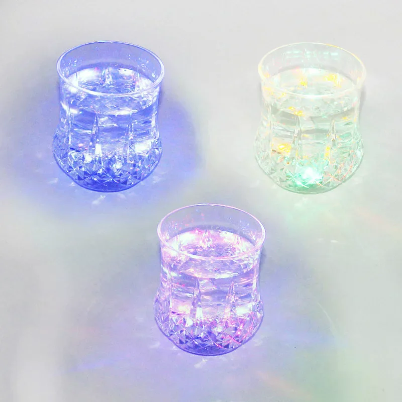 Склянка FLASH CUP 200 мл з LED-підсвічуванням • Склянка, що світиться, FLASH CUP 0,20 л з автоматичним увімкненням для напоїв