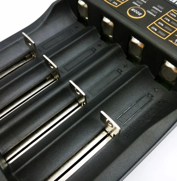 Універсальний зарядний пристрій LiitoKala Lii-402 для акумуляторів 18650, AA, AAA, Li-Ion, Ni-MH, Ni-Cd ∙ Інтелектуальний 4-канальний ЗП з LCD дисплеєм і функцією Power Bank